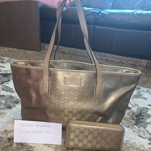 Gucci purse and wallet